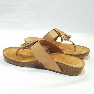 Comfortiva sandal 
